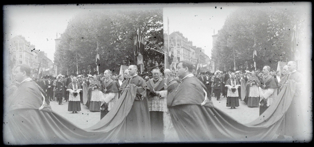Procession, fête de Jeanne d'Arc à Rouen (Seine-Maritime).