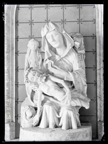 Statue de Vierge à l'enfant de l'église de Forêt-la-Folie (Eure).