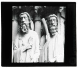 Cathédrale Notre-Dame de Chartres (Eure-et-Loir), porche sud, porte centrale, ébrasement droit, deux statues.