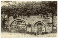 Fatouville-Grestain. Ruines de l'Abbaye de Grestain - Portes du XIIe siècle situées sur le chemin qui, au moyen-âge, conduisait de l'embouchure de la Risle à Honfleur. Dans la plus grande était pratiquée une ouverture pour passer selon l'antique usage le soir du Vendredi Saint, une miche à toute personne, riche ou pauvre, qui se présentait.