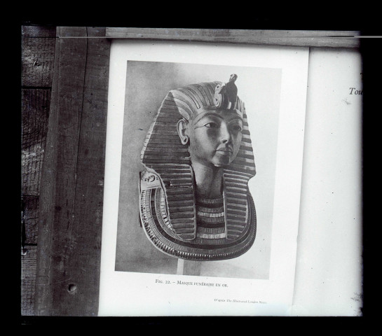 Illustration d'un livre sur le trésor de Toutankhamon.