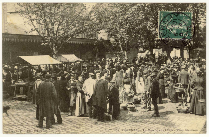 Bernay. Marché aux Œufs- Place Sainte Croix.