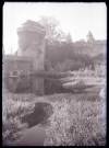 Remparts et douves du château de Fougères (Ille-et-Vilaine).