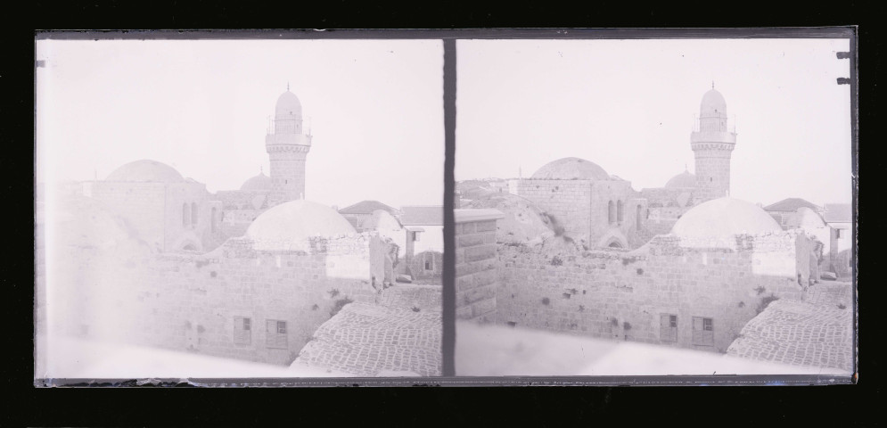 Minaret et mausolées.