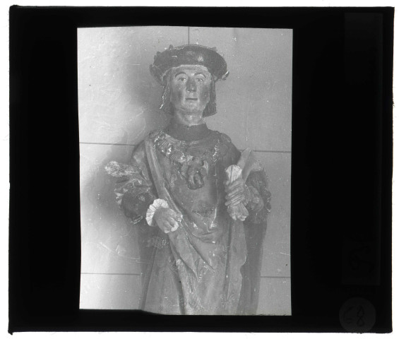 Église de Roman (Eure), statue de Saint-Louis, buste.