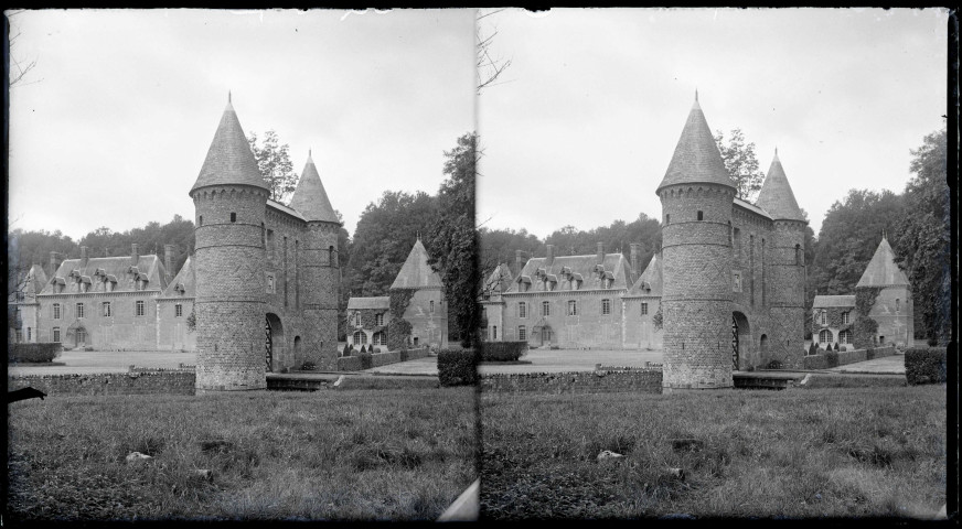 Pavillon d'entrée du château de la Couture d'Imbleville (Seine-Maritime).