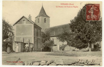 Douains. Le Bureau de Poste et l'Eglise.