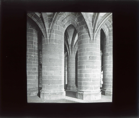 Abbaye du Mont-Saint-Michel (Manche), crypte des Gros-Piliers.