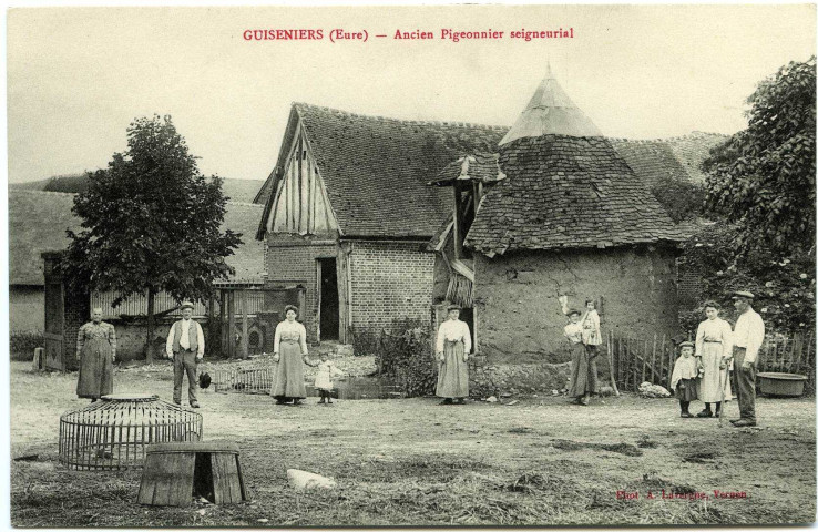 Guiseniers. Ancien Pigeonnier seigneurial.