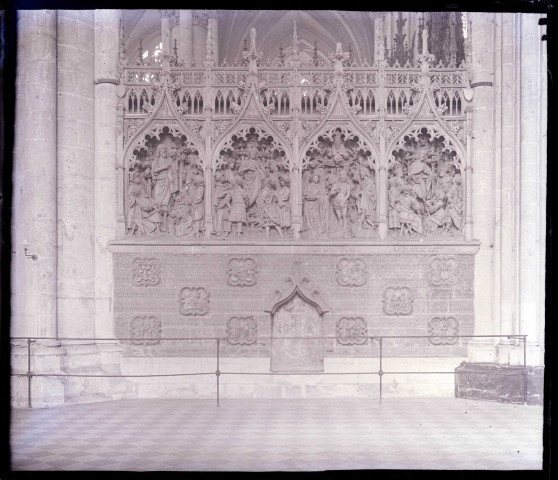 Clôture du choeur représentant l'histoire de Saint-Jean-Baptiste de la cathédrale Notre-Dame d'Amiens (Somme).