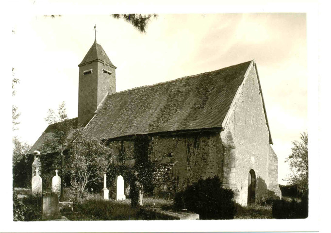 Église Notre-Dame d'Aigleville (Eure, France) - L'ensemble de l'édifice et le cimetière