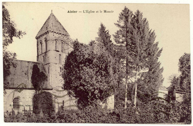 Aizier. L'Eglise et le Manoir.