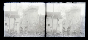 Porte fortifiée d'une ville.
