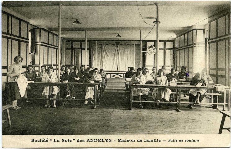 Andelys (Les). Société "La Soie" Maison de famille - Salle de Couture.