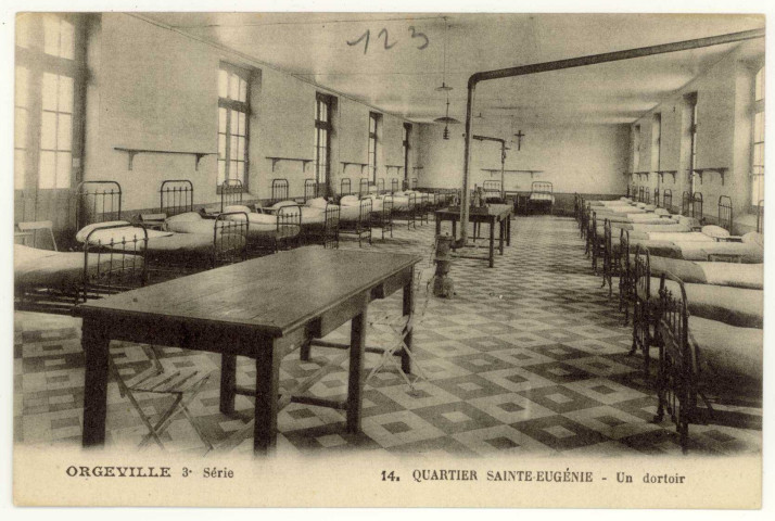 Caillouet-Orgeville. Quartier Sainte-Eugénie-Un dortoir.