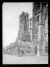 Façade latérale et tours de la cathédrale Notre-Dame de Laon (Aisne).