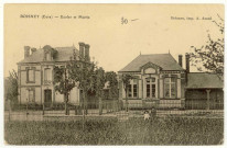 Boisney. Ecole et Mairie.