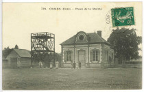 Ormes. Place de la Mairie.