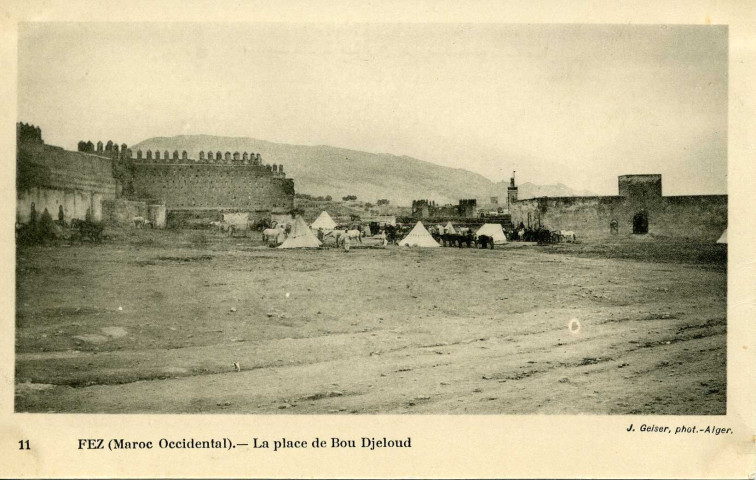 FEZ - (Maroc Occidental). - La place de Bou Djeloud