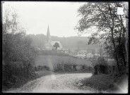 Vue d'ensemble de l'église d'Écaquelon (Eure).