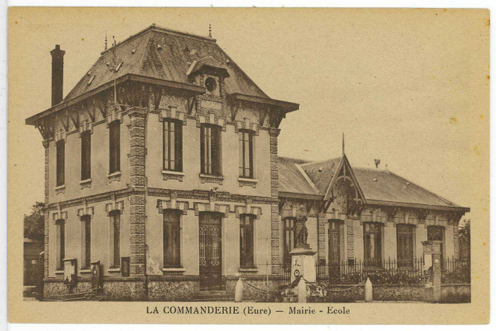 Sainte-Colombe-la-Campagne. La Commanderie - Mairie - Ecole.
