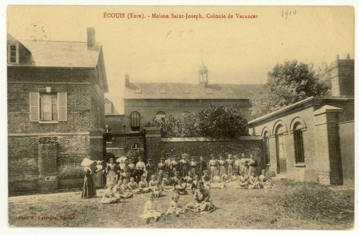 Ecouis. Maison Saint-Joseph, Colonie de Vacances.