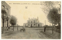 Breteuil-sur-Iton. Place de la Gare.