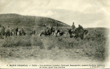 TAZA - Les généraux Lyautey, Gouraud, Baumgarten, passent les desux colonnes en revue, après leur jonction