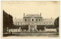 Damville. Hôtel de Ville.