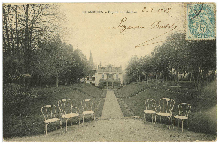 Hécourt. Chambines - Façade du Château.