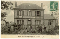 Bacquepuis. L'école.