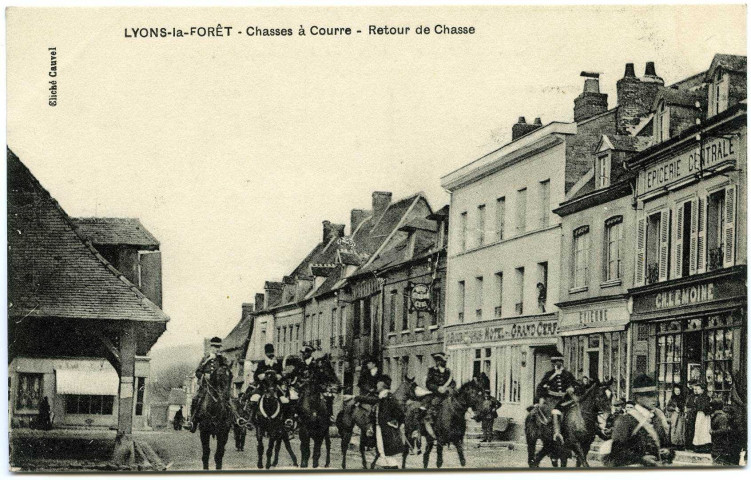 Lyons-la-Forêt. Chasse à Courre - Retour de Chasse.