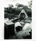 Fontaine bretonne de dévotion et lavoir.