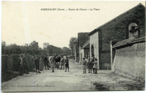 Hébécourt. Route de Gisors - La Place.