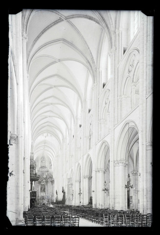 Intérieur d'un édifice religieux.