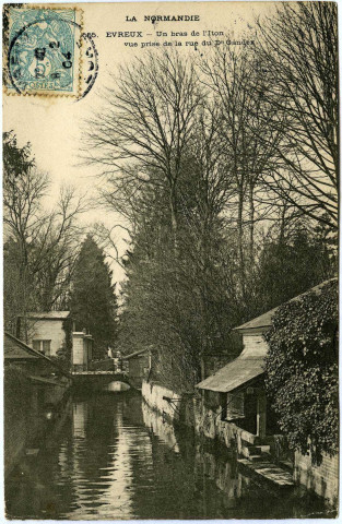 Evreux-Ville. Un bras de L'Iton vue prise de la rue du Dr Gandex.
