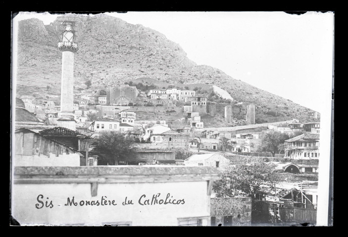 Quartier du catholicossat et minaret de Kozan (Sis) (Turquie) (notice PA).