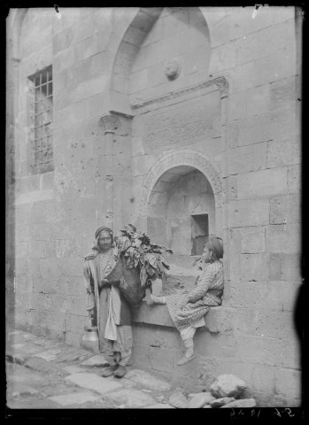Fontaine à Ourfa (Turquie) (notice PA).