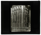 Cathédrale Notre-Dame de Chartres (Eure-et-Loir), portail royal, porte centrale, ébrasement droit et ébrasement gauche de la porte droite, statues colonnes.