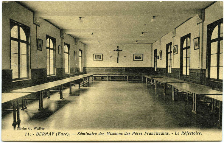 Bernay. Séminaire des Missions des Pères Franciscains. - Le Réfectoire.
