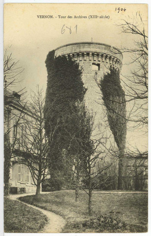 Vernon-Ville. Tour des Archives (XIIIe siècle).
