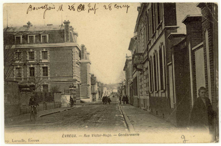 Evreux-Ville. Rue Victor-Hugo-Gendarmerie.