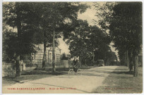 Saint-Pierre-la-Garenne. Route de Paris et l'Ecole.