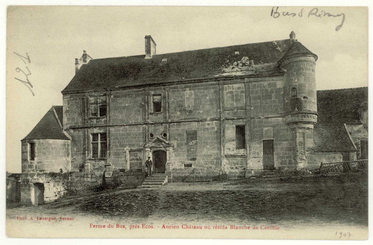 Bus-Saint-Rémy. Ancien Château où résida Blanche de Castille.