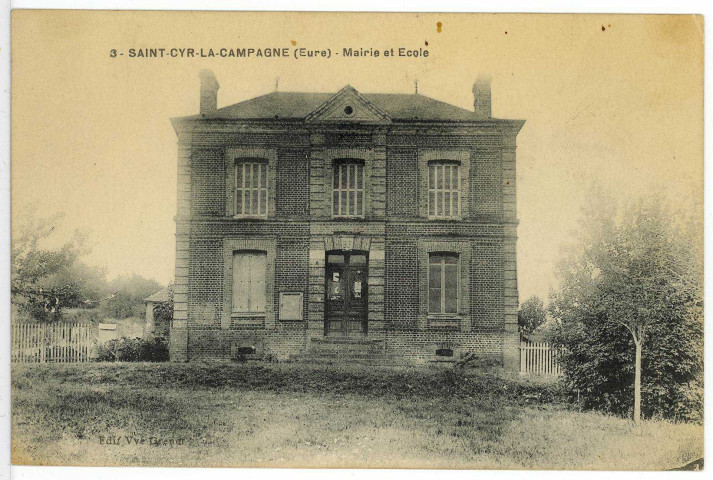 Saint-Cyr-la-Campagne. Mairie et Ecole.