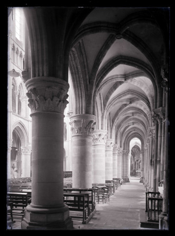 Déambulatoire de la cathédrale Notre-Dame de Laon (Aisne).