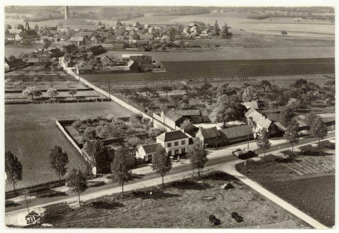 Caillouet-Orgeville. Le Relais Paris-Normandie et Caillouet.