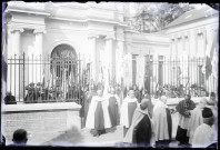 Procession en l'honneur de la béatification de Sainte-Thérèse de Lisieux à Lisieux (Calvados).