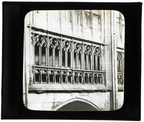 Collégiale Notre-Dame de Vernon (Eure), triforium de la nef.