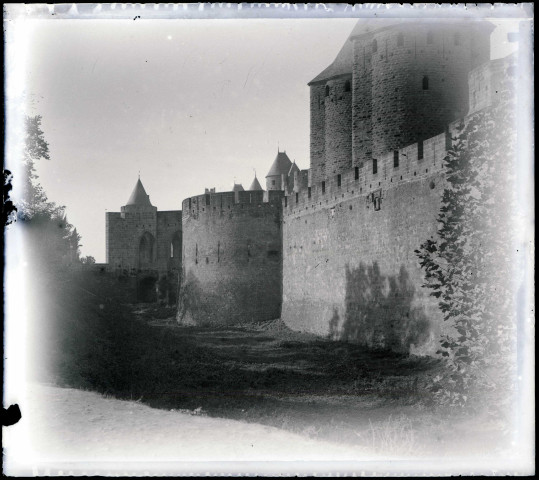 Tours et remparts du Château et de la Cité de Carcassonne (Aude). Idem 5395